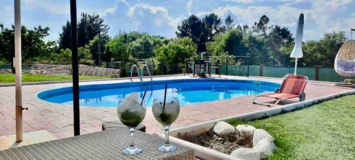 Alojamiento Entero Con Piscina Y Jardin. Ourense Luaran gambar
