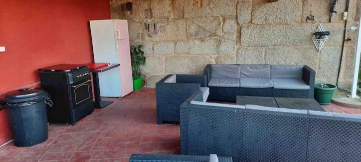 Alojamiento Entero Con Piscina Y Jardin. Ourense Luaran gambar