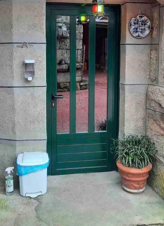 Alojamiento Entero Con Piscina Y Jardin. Ourense Luaran gambar