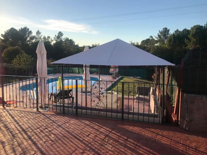 Alojamiento Entero Con Piscina Y Jardin. Ourense Luaran gambar