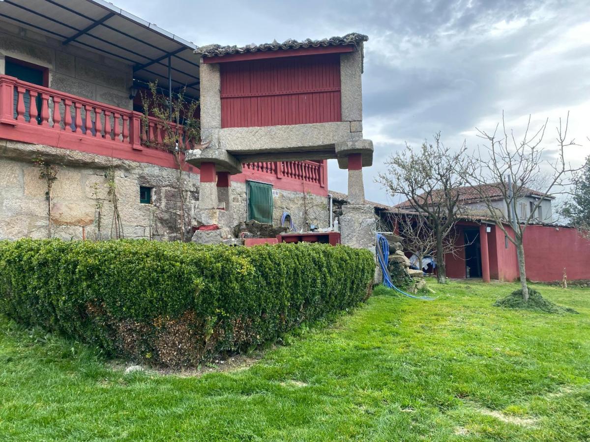 Alojamiento Entero Con Piscina Y Jardin. Ourense Luaran gambar