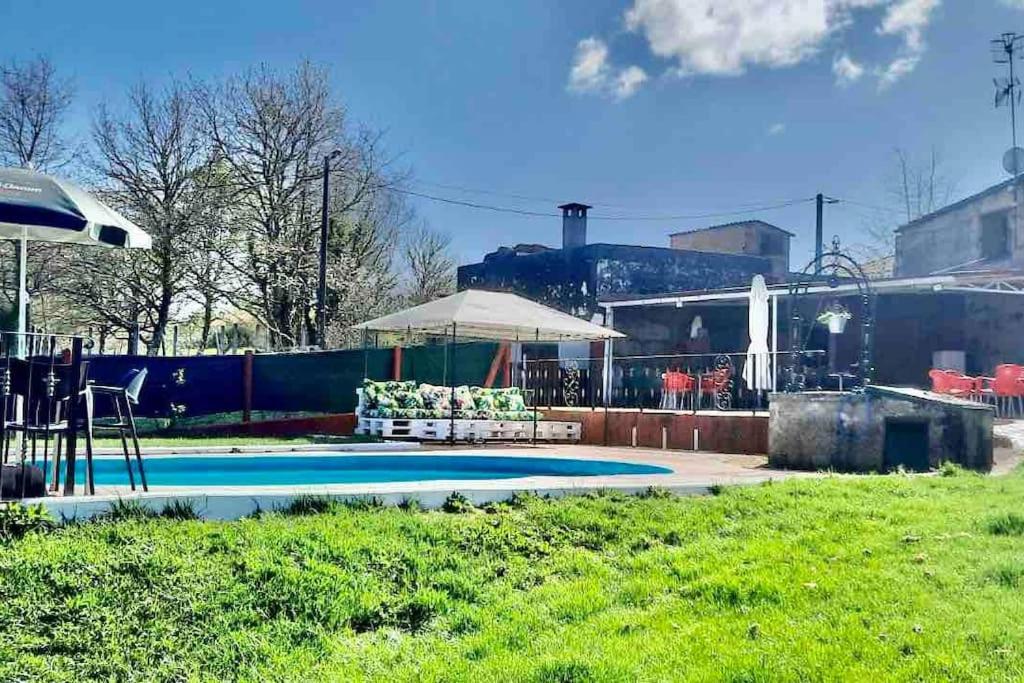 Alojamiento Entero Con Piscina Y Jardin. Ourense Luaran gambar