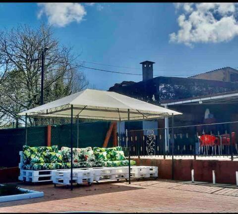 Alojamiento Entero Con Piscina Y Jardin. Ourense Luaran gambar