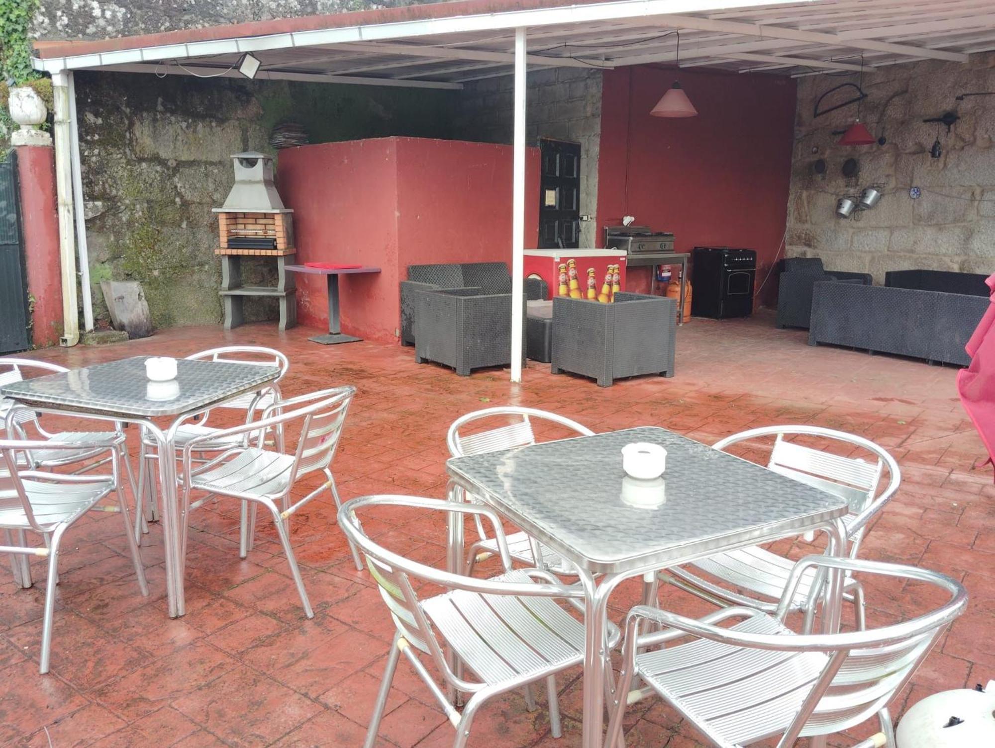 Alojamiento Entero Con Piscina Y Jardin. Ourense Luaran gambar