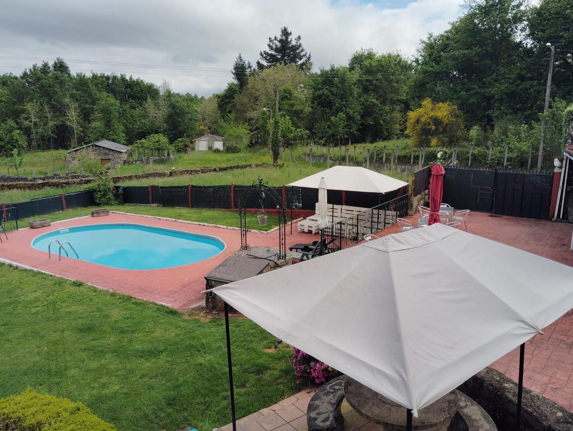Alojamiento Entero Con Piscina Y Jardin. Ourense Luaran gambar